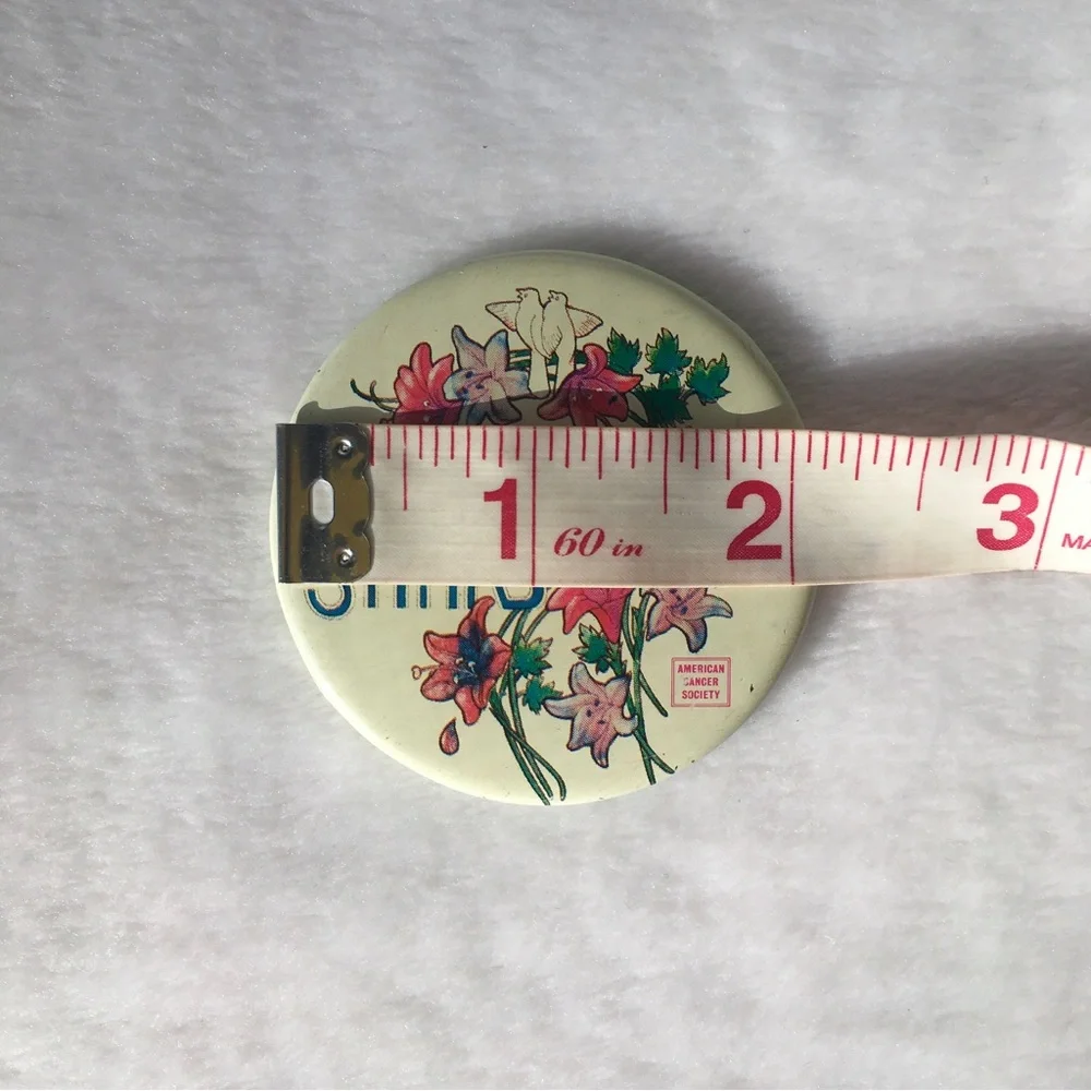 Vintage Pin Funny Smoking Stinks Flowers Retro - Picture 3 of 5